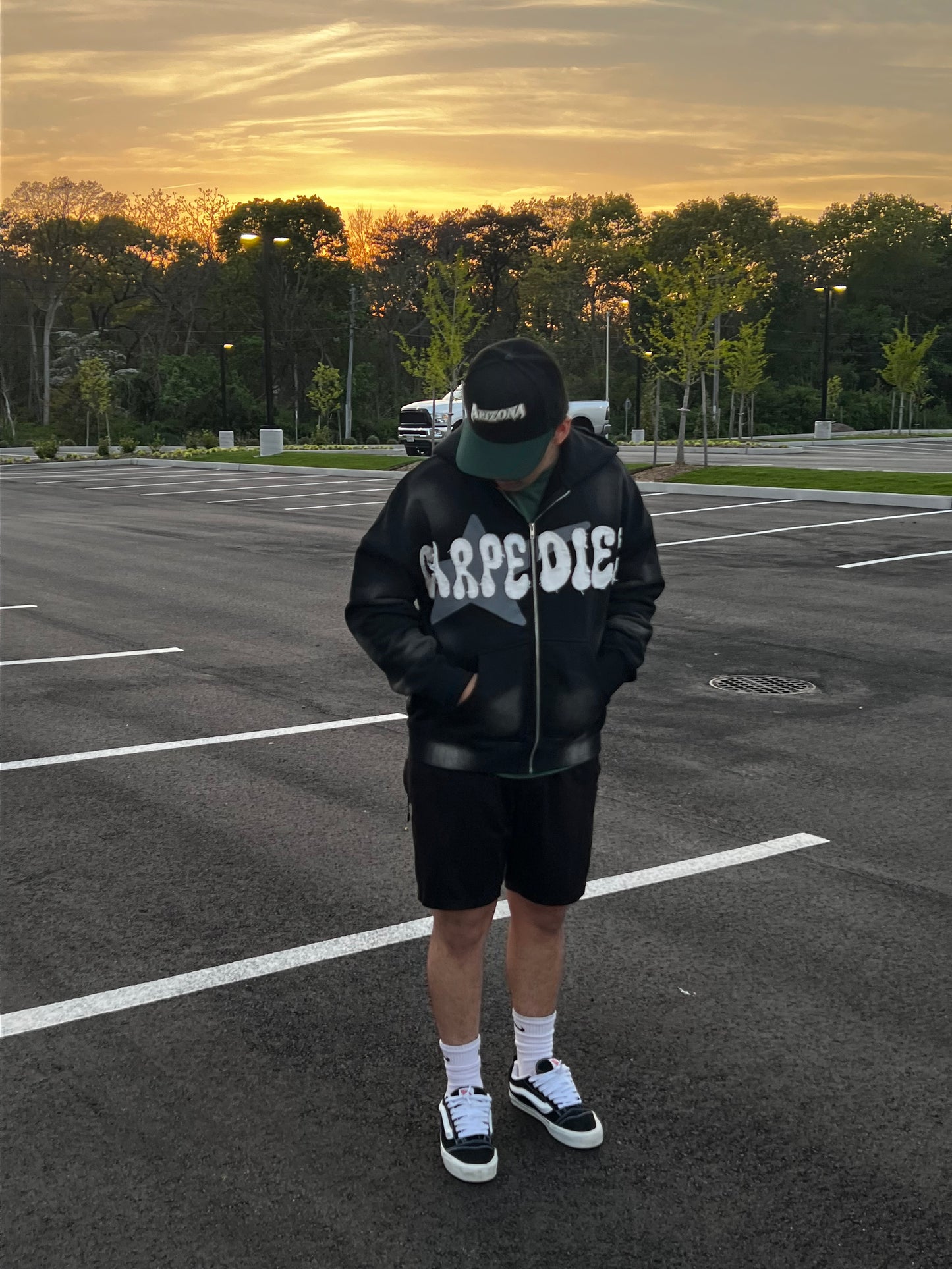 CARPEDIEM BLACK ZIP-UP